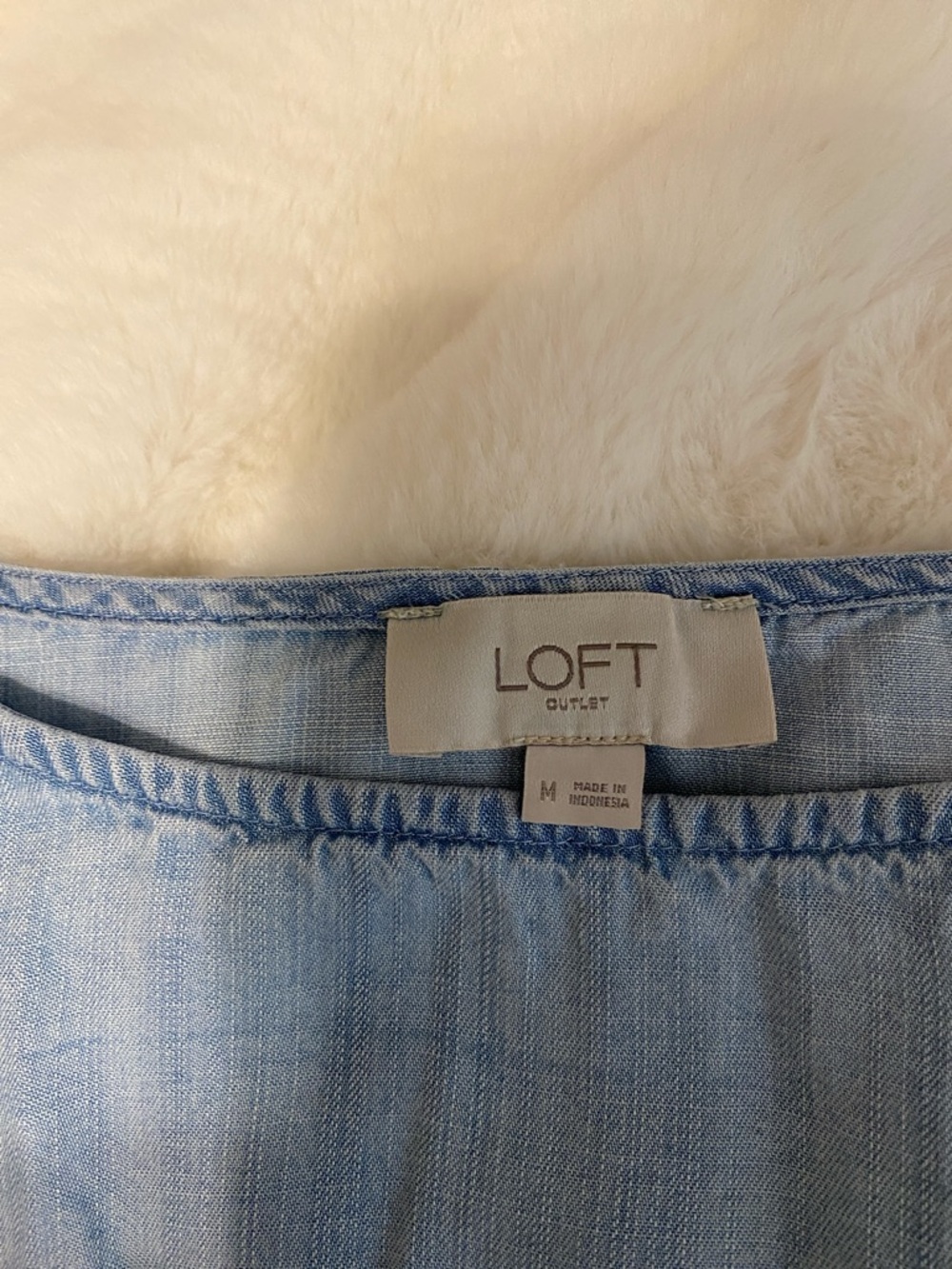 LOFT Light weight denim Short Sleeve Tie-Knot Top - Picture 3 of 5
